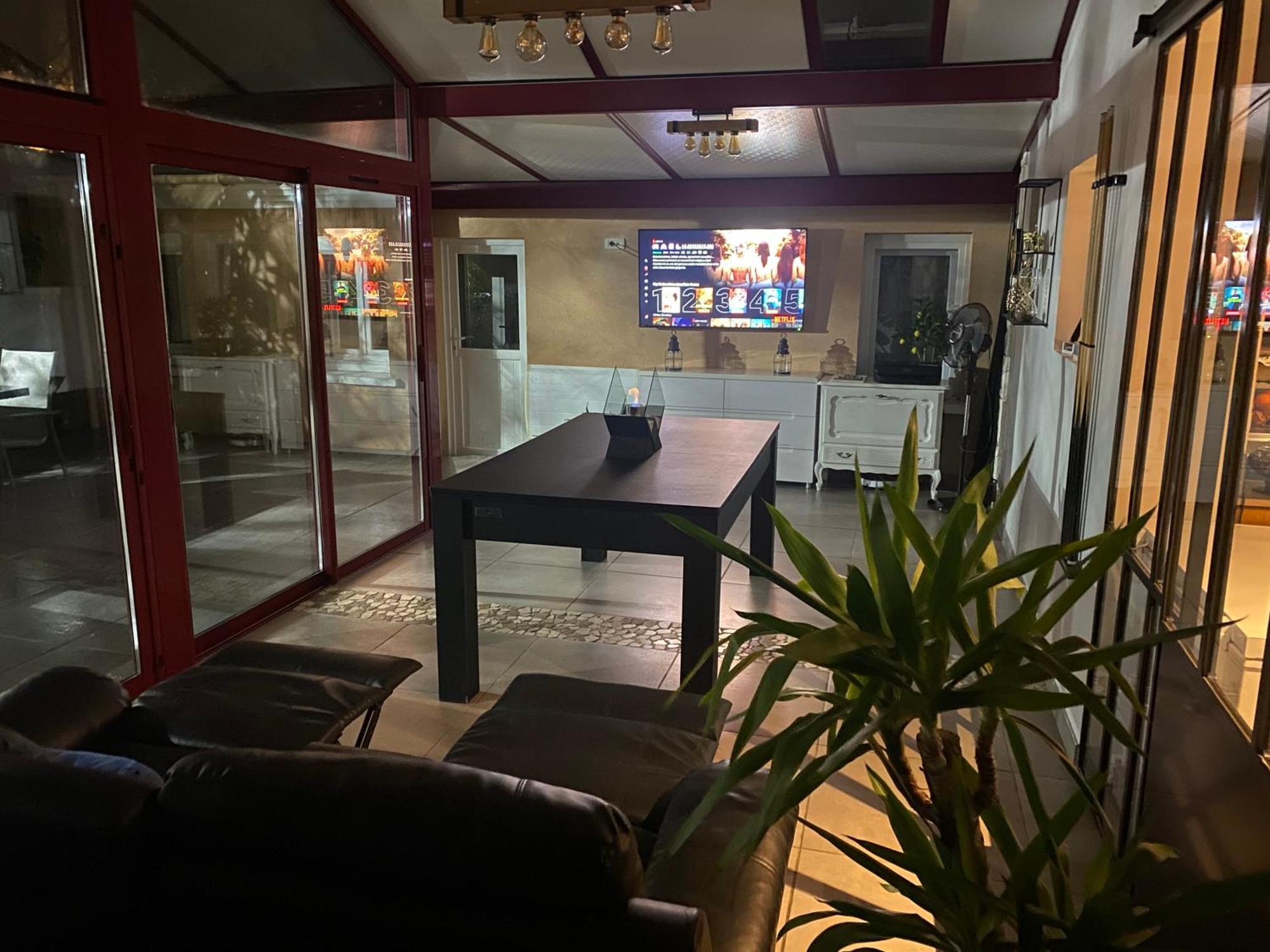 Отель Dependance Avec Billard A Proximite Zenith Rouen Ле-Гран-Кевийи Экстерьер фото